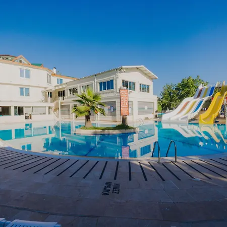 Aqua Wellness Hotel 3*
